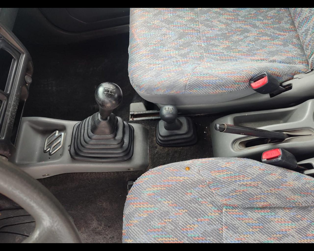 SUZUKI Jimny 3ª serie - Jimny 1.3i 16V cat 4WD JLX