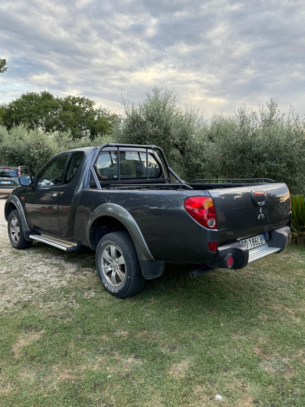 Mitsubishi L200 2.5 DI-D/136CV Single Cab Inform