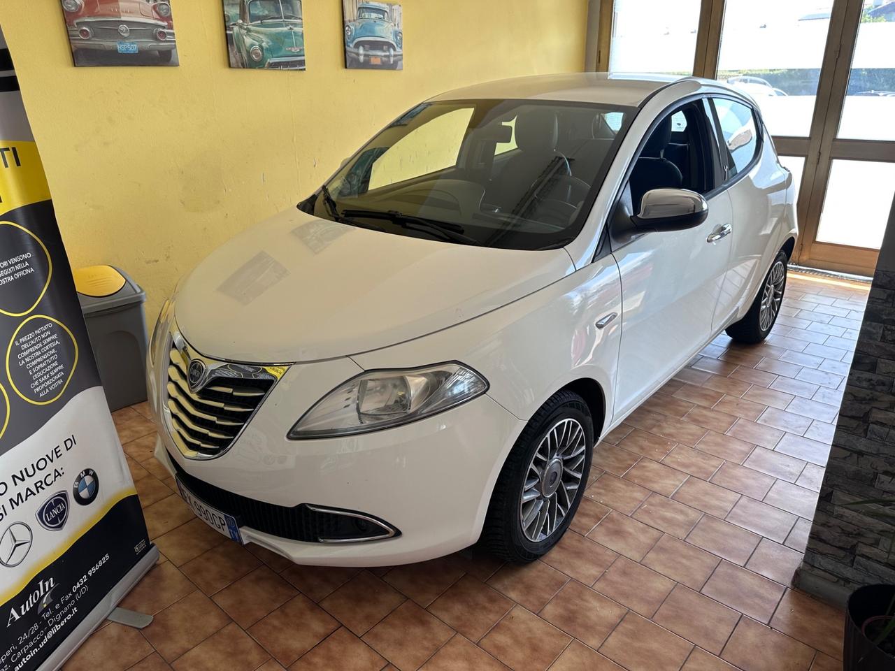Lancia Ypsilon cambio automatico
