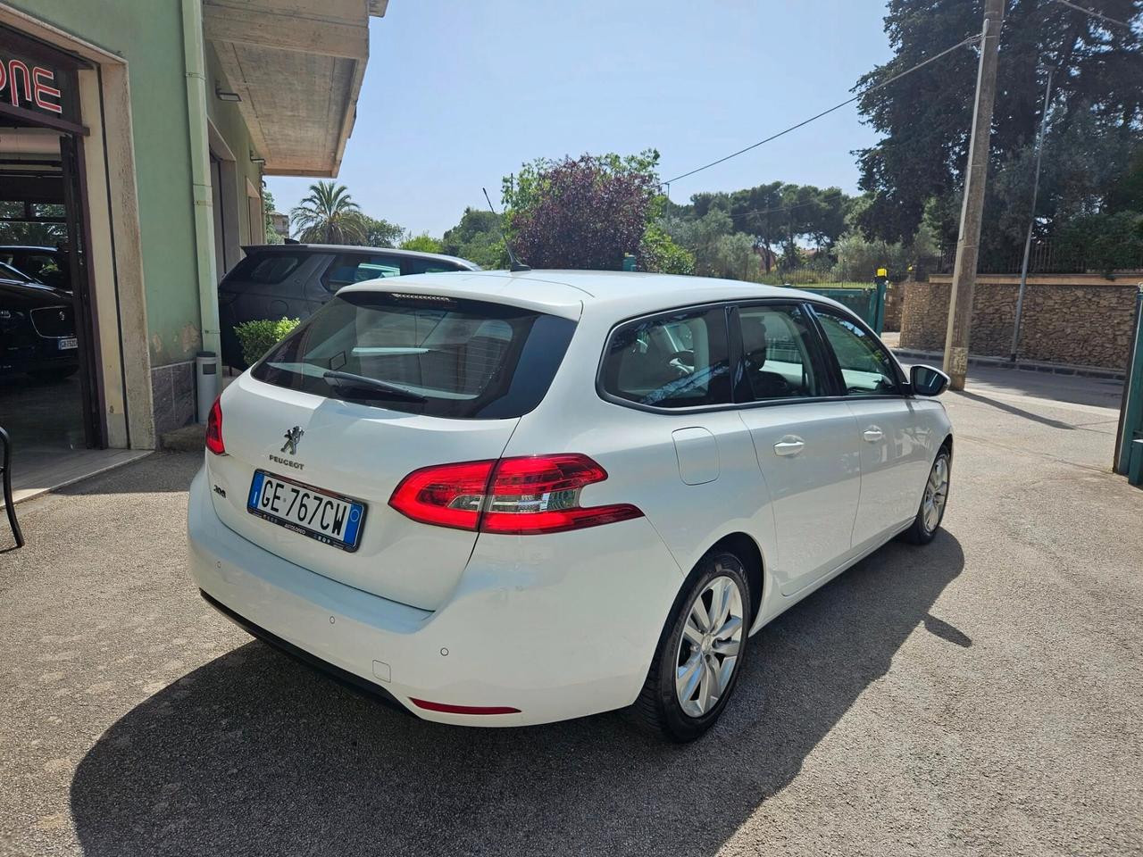 Peugeot 308 BlueHDi 130 S&S Business