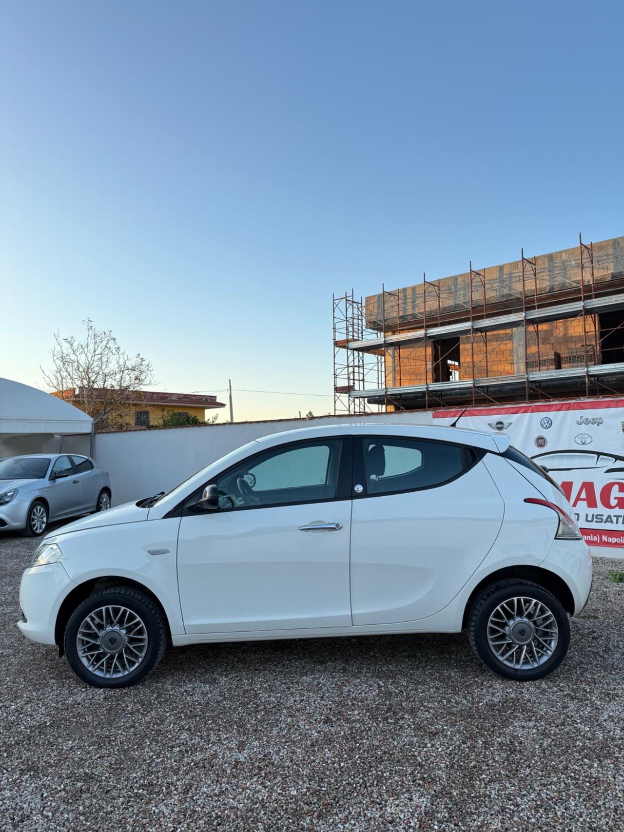 Lancia Ypsilon 0.9 TwinAir 85 CV 5 porte Metano Ecochic Gold