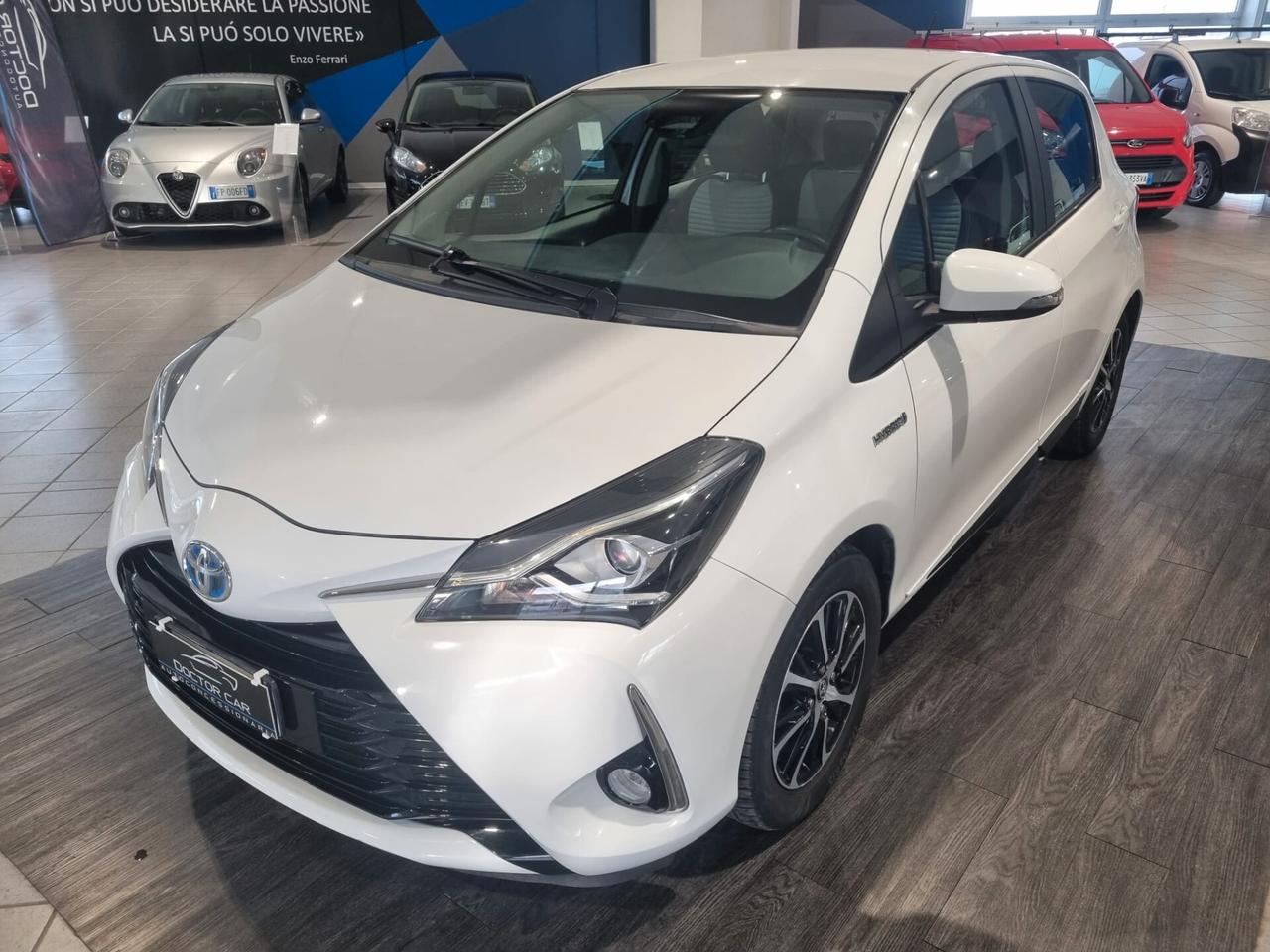 Toyota Yaris 1.5 Hybrid 5 porte Active