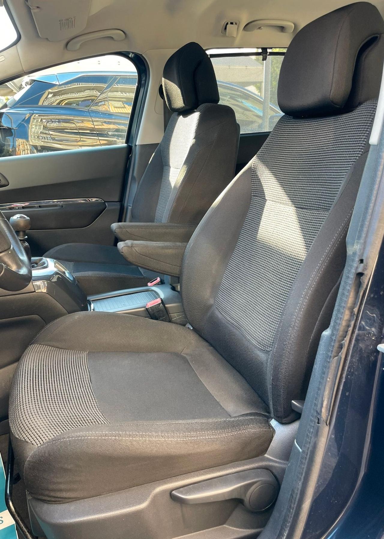 PEUGEOT 5008 1.6 HDI 112cv ACTIVE