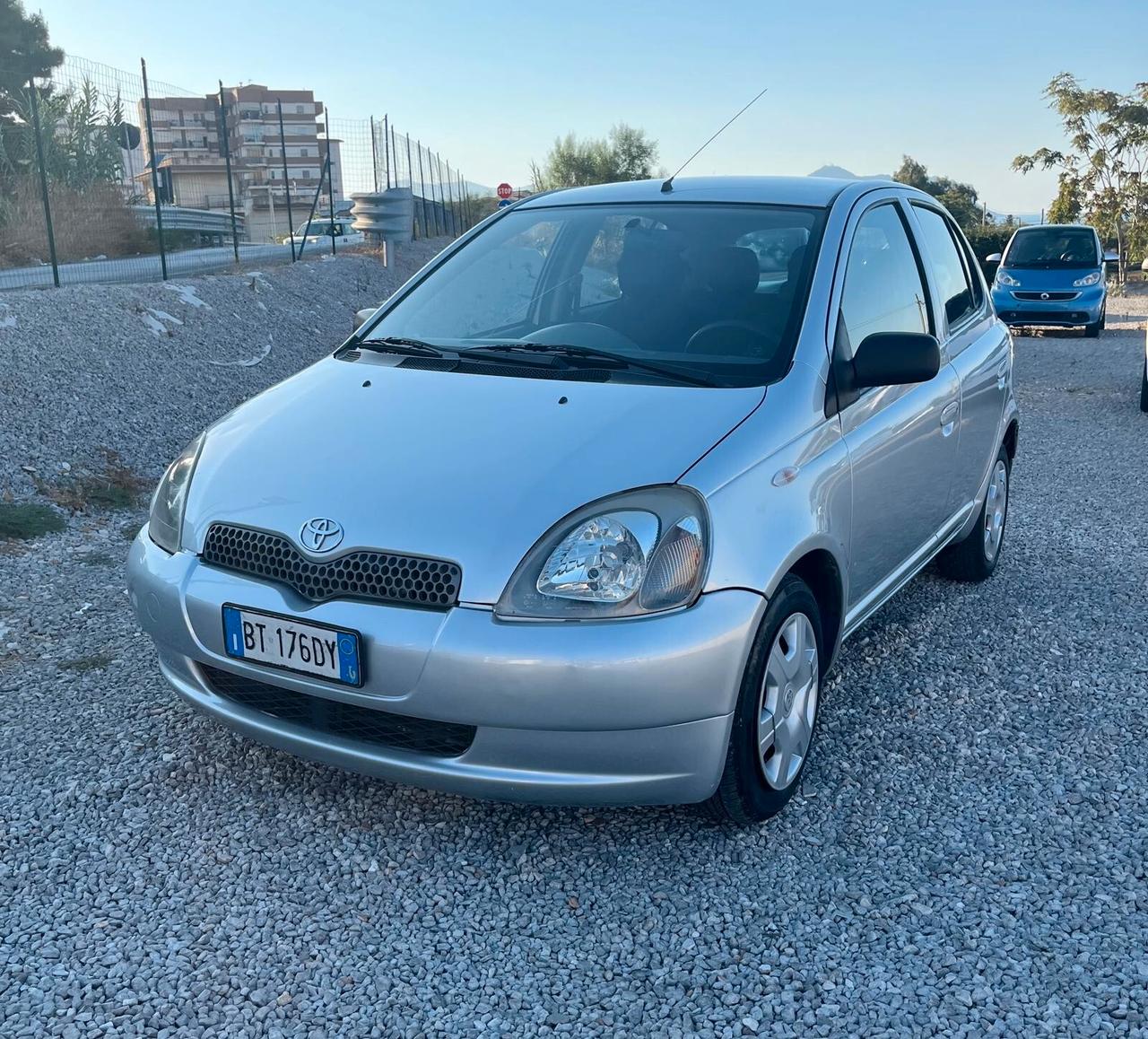 Toyota Yaris 1.3i 16V cat 5 porte Luna
