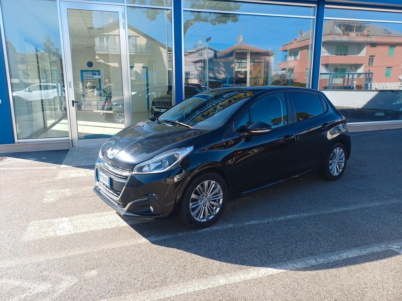 Peugeot 208 PureTech 82 5 porte Allure