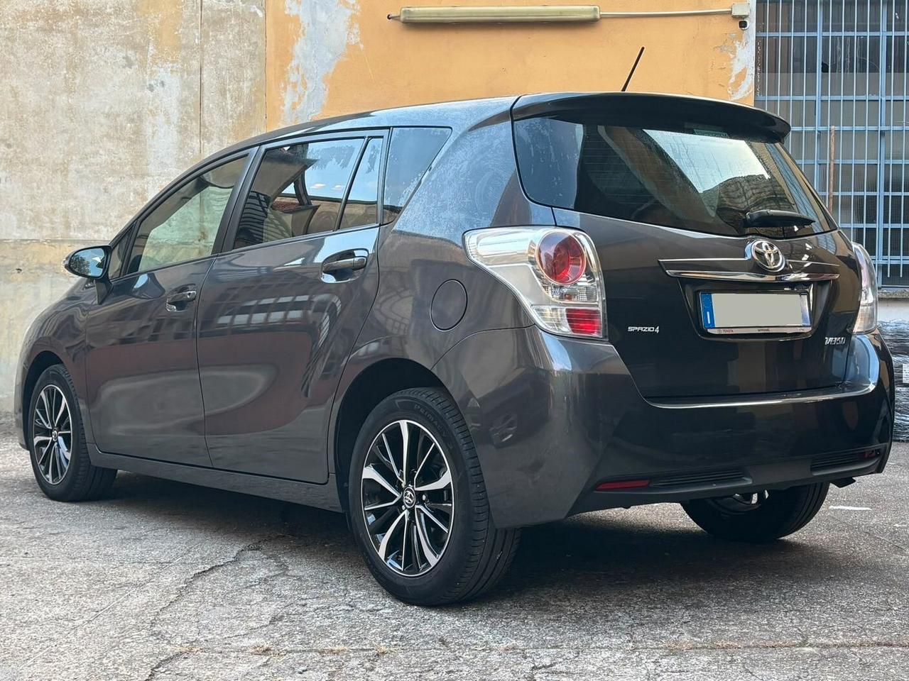 Toyota Verso 1.6 Style 5 posti * 59.000 KM *
