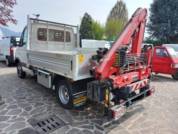 IVECO DAILY 35C15 CON GRU FASSI