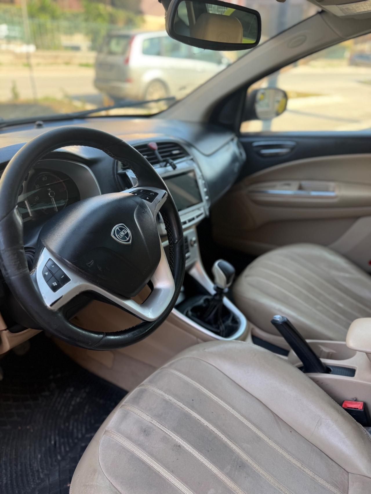 Lancia Delta 2.0 MJT DPF Argento