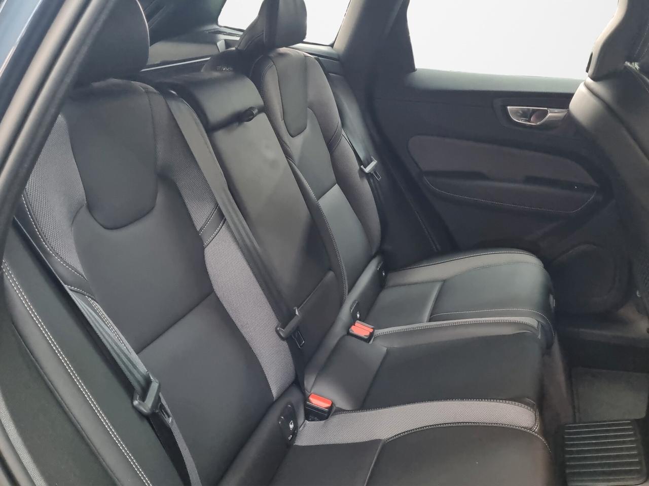 Volvo XC 60 T6 Recharge Plug-in Hybrid AWD automatico Plus Bright