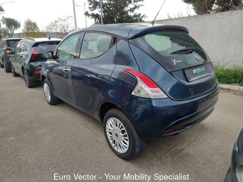 Lancia Ypsilon 0.9 TwinAir 85 CV 5 porte Metano Ecochic Silver