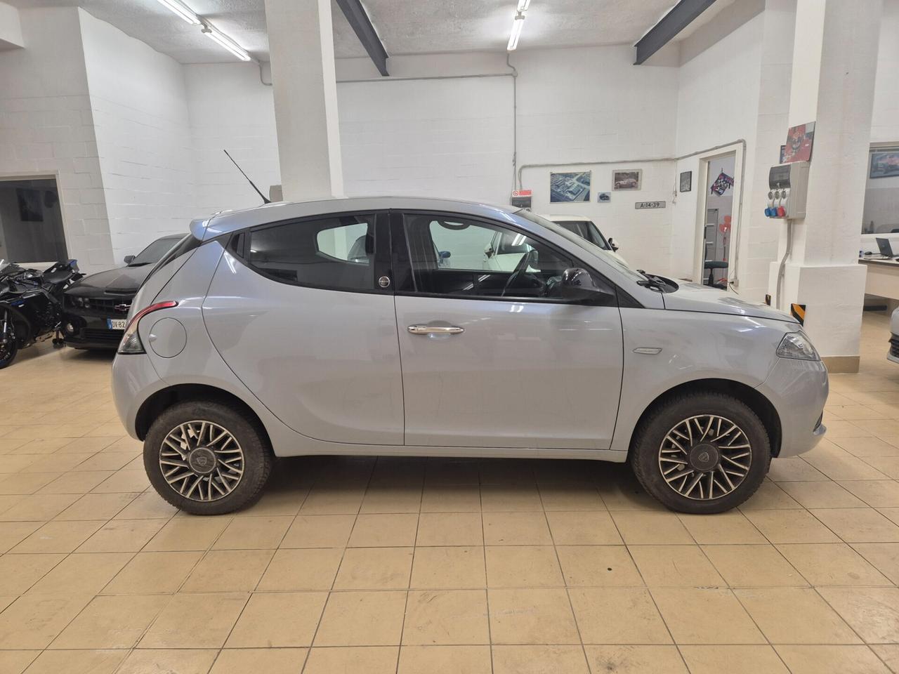 Lancia Ypsilon 0.9 TwinAir 5 porte Metano Ecochic Platinum