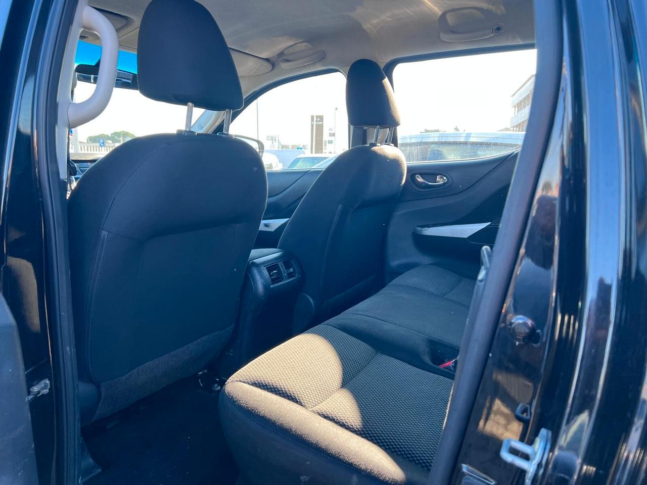 Nissan Navara 2.3 dCi 4WD King Cab Visia