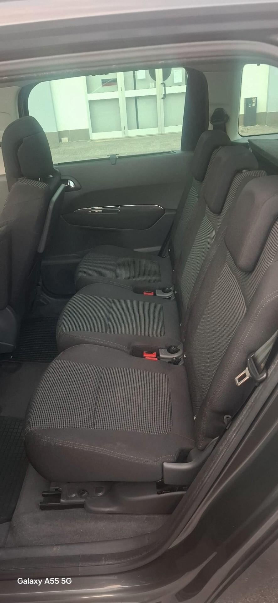 Peugeot 5008 1.6 HDi 112CV cambio robotizzato Tecno
