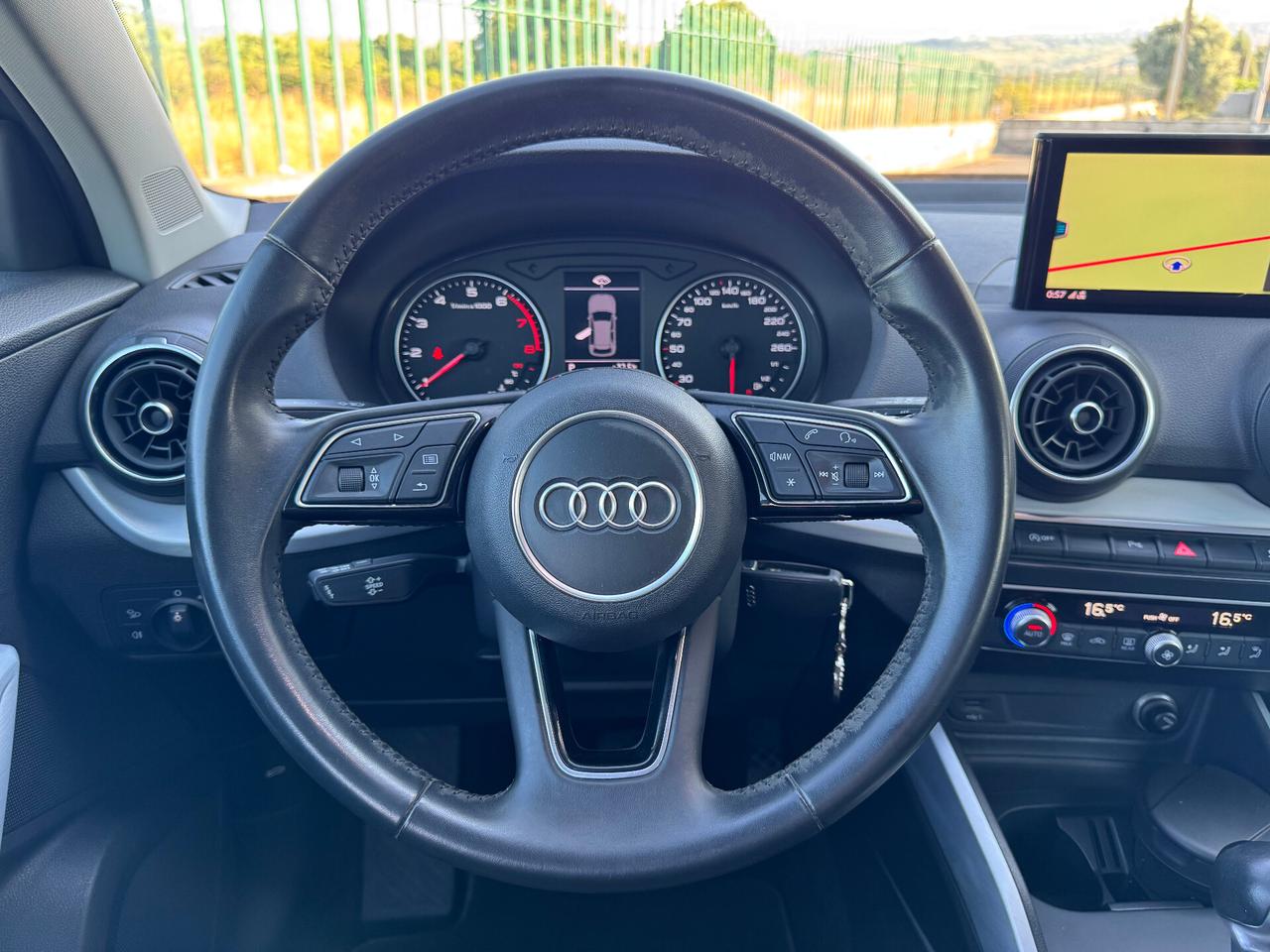 Audi Q2 35 TFSI S tronic Business