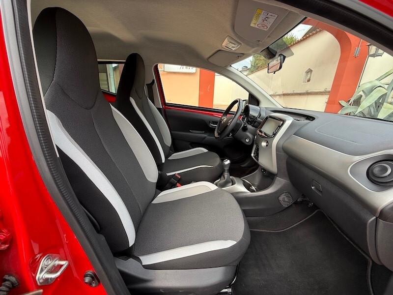 Toyota Aygo 1.0 VVT-i 69 CV 5 porte 9900 KM