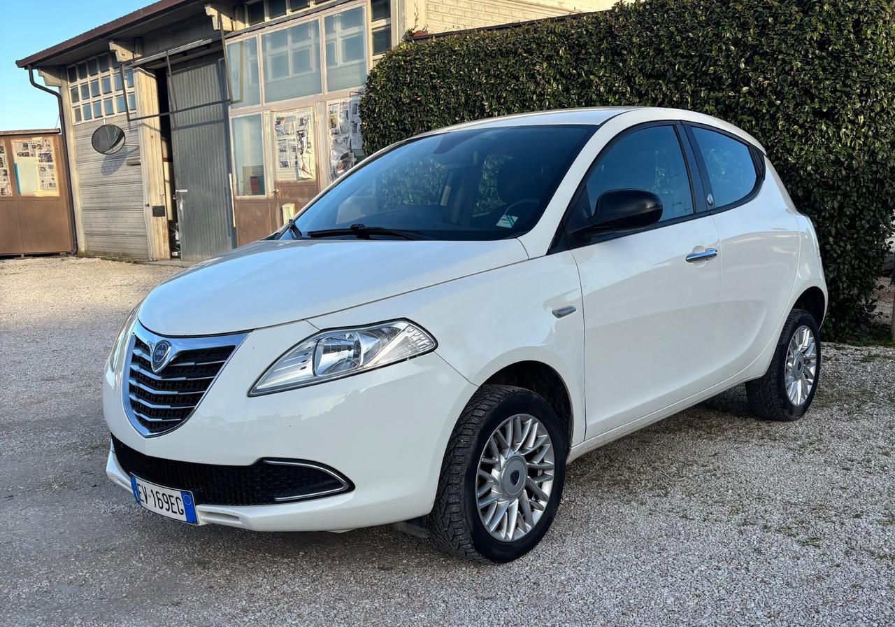 Lancia Ypsilon 0.9 TwinAir 85 CV 5 porte Metano Ecochic Gold