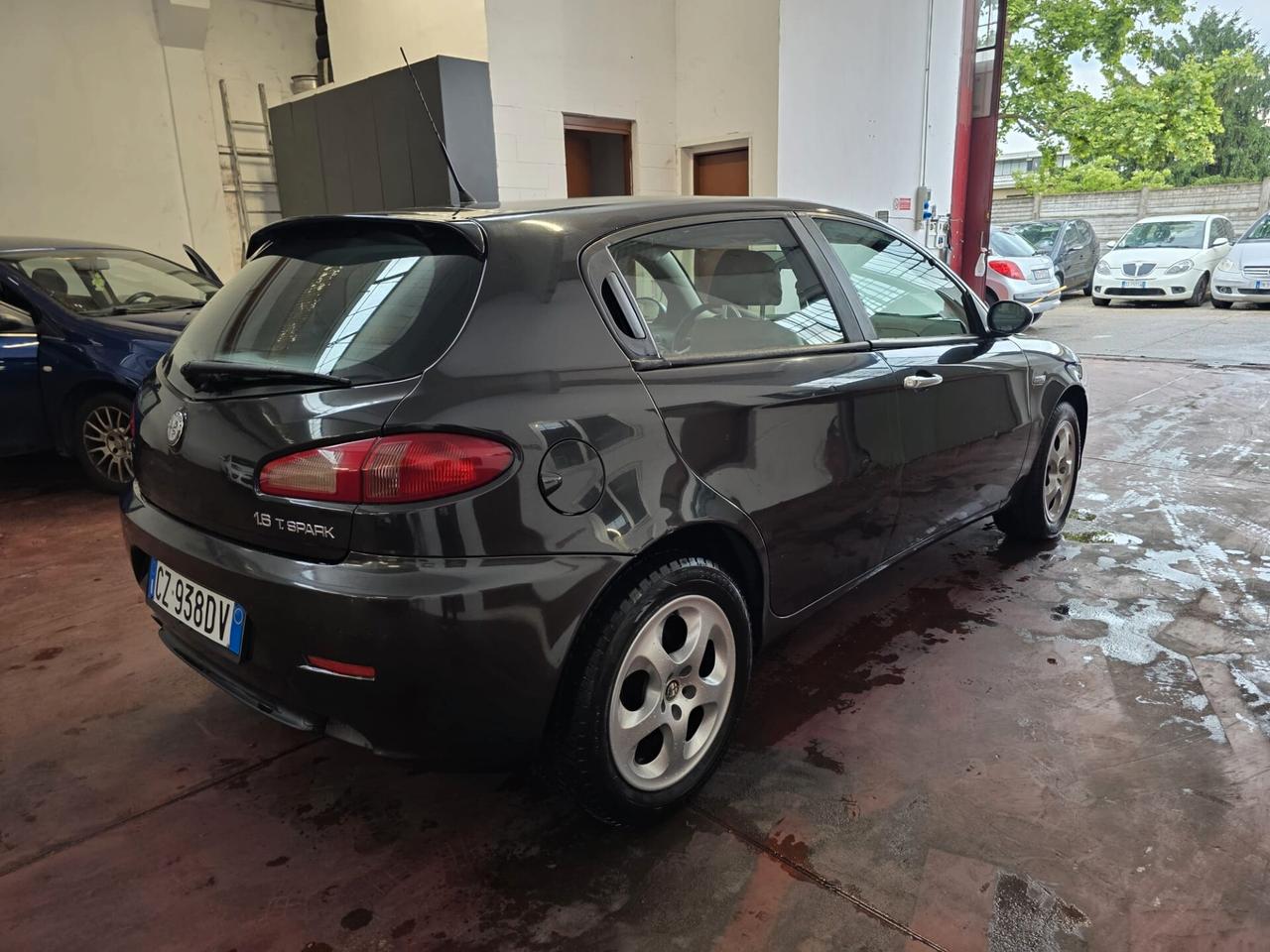 Alfa Romeo 147 1.6 16V 5P BLACK LINE GPL