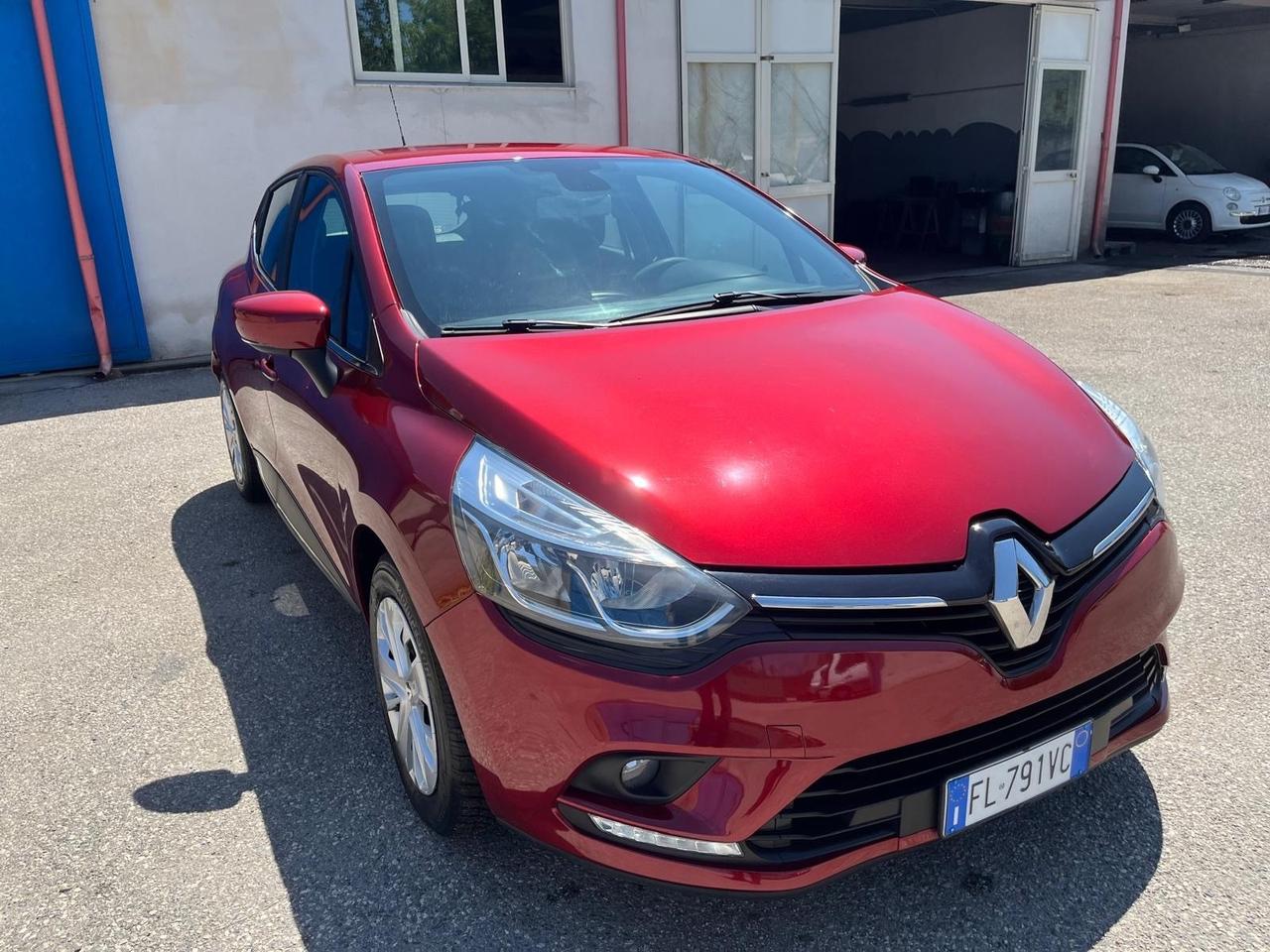 Renault clio 5P-900 tce-full-km 75000-2017