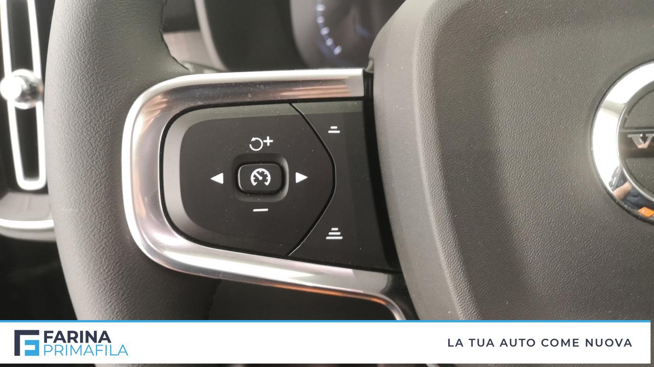 VOLVO XC40 - XC40 2.0 d3 Momentum Pro my21