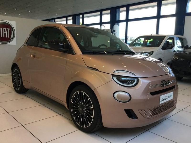 FIAT 500 Hybrid Hybrid Icon MY26 PACK STYLE
