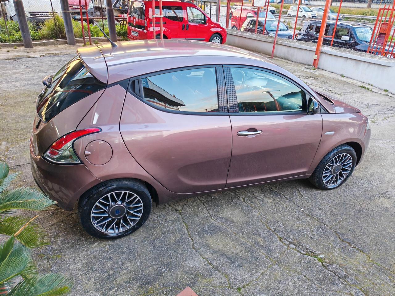 Lancia Ypsilon 1.3 diesel 05/2015 Cv95 ELLE