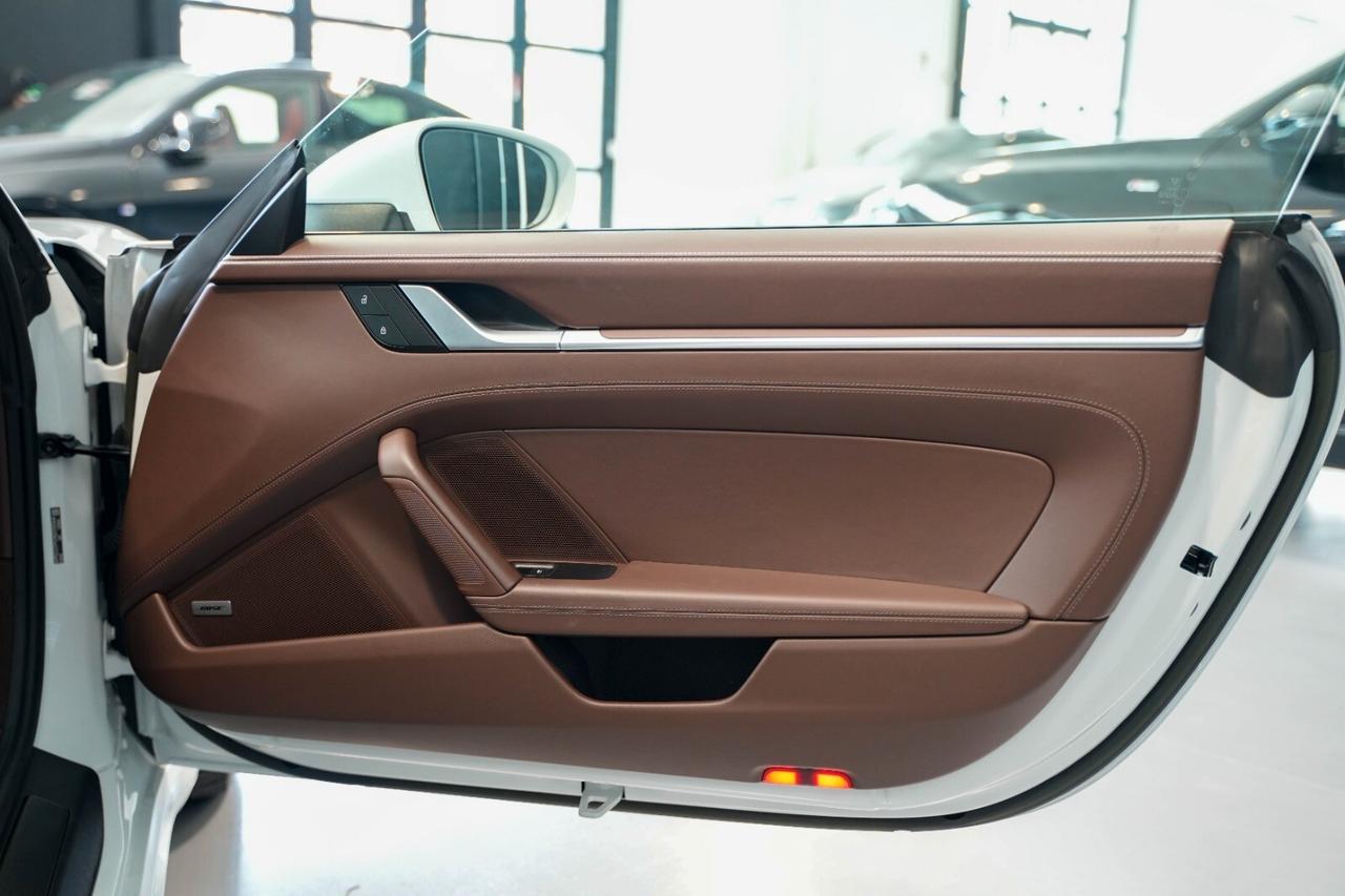 Porsche 911 992 Targa 4 BOSE/14-VIE/PELLECLUB
