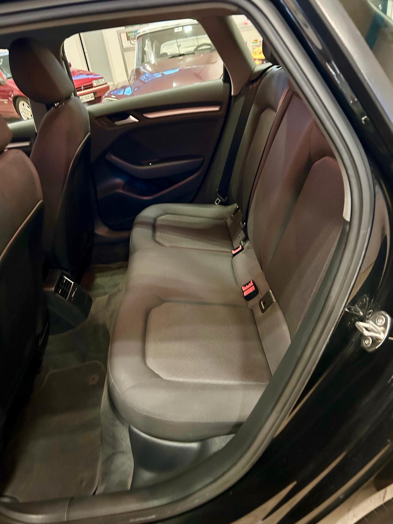 Audi A3 SPB 35 TDI S tronic S-LINE