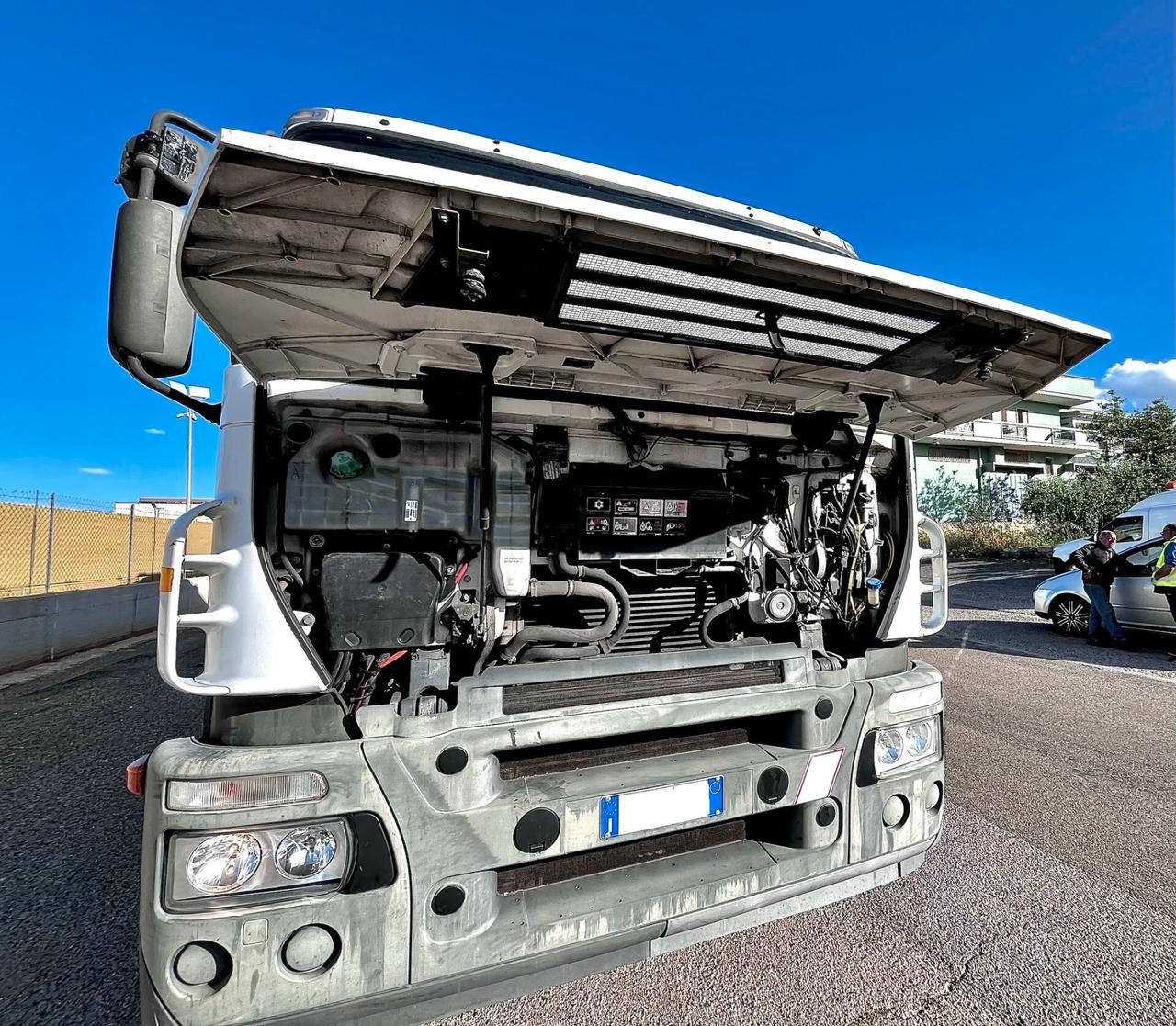 Iveco Stralis 310 3 assi compattatore 2004