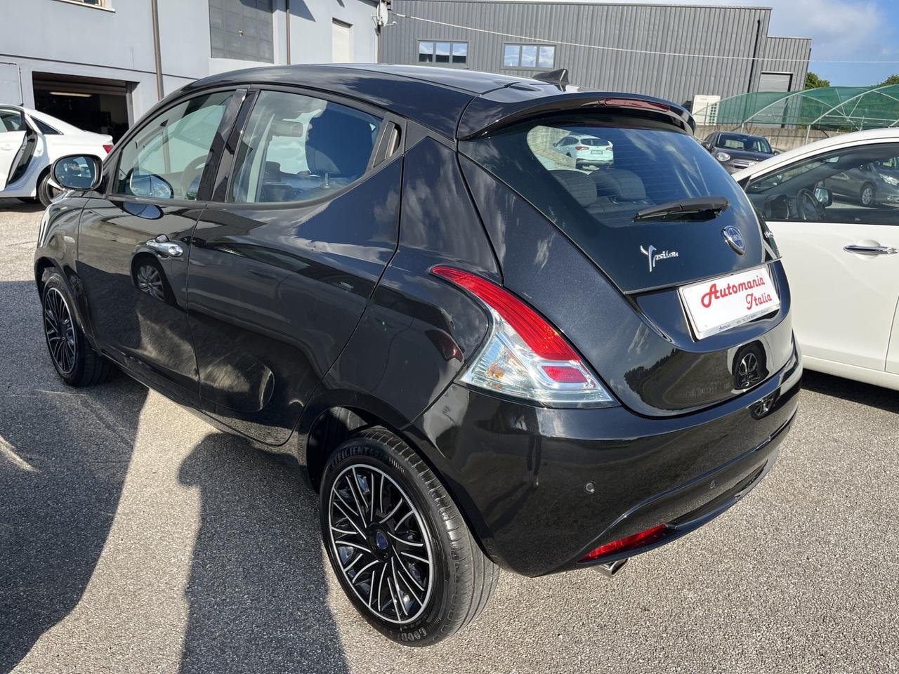 LANCIA YPSILON 1000 CC 69 CV GOLD
