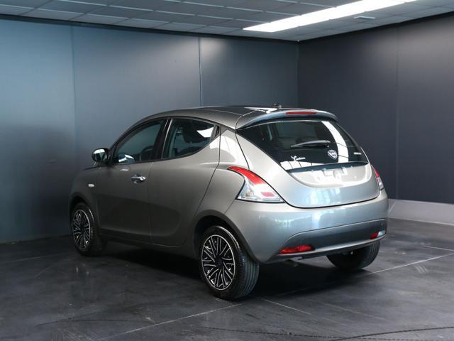 LANCIA Ypsilon 1.0 FireFly 5 porte S&S Hybrid Silver Plus