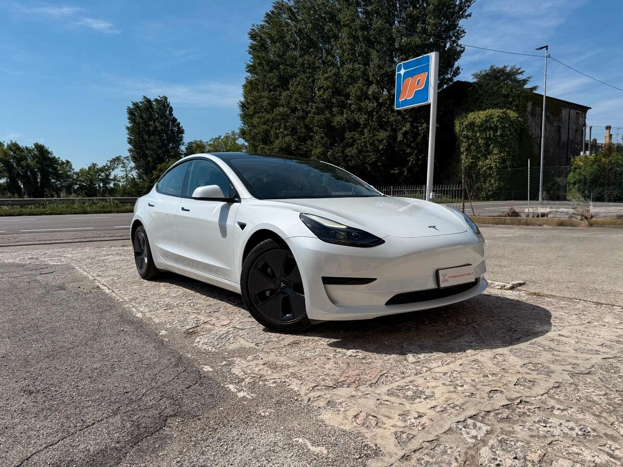 Tesla Model 3 RWD