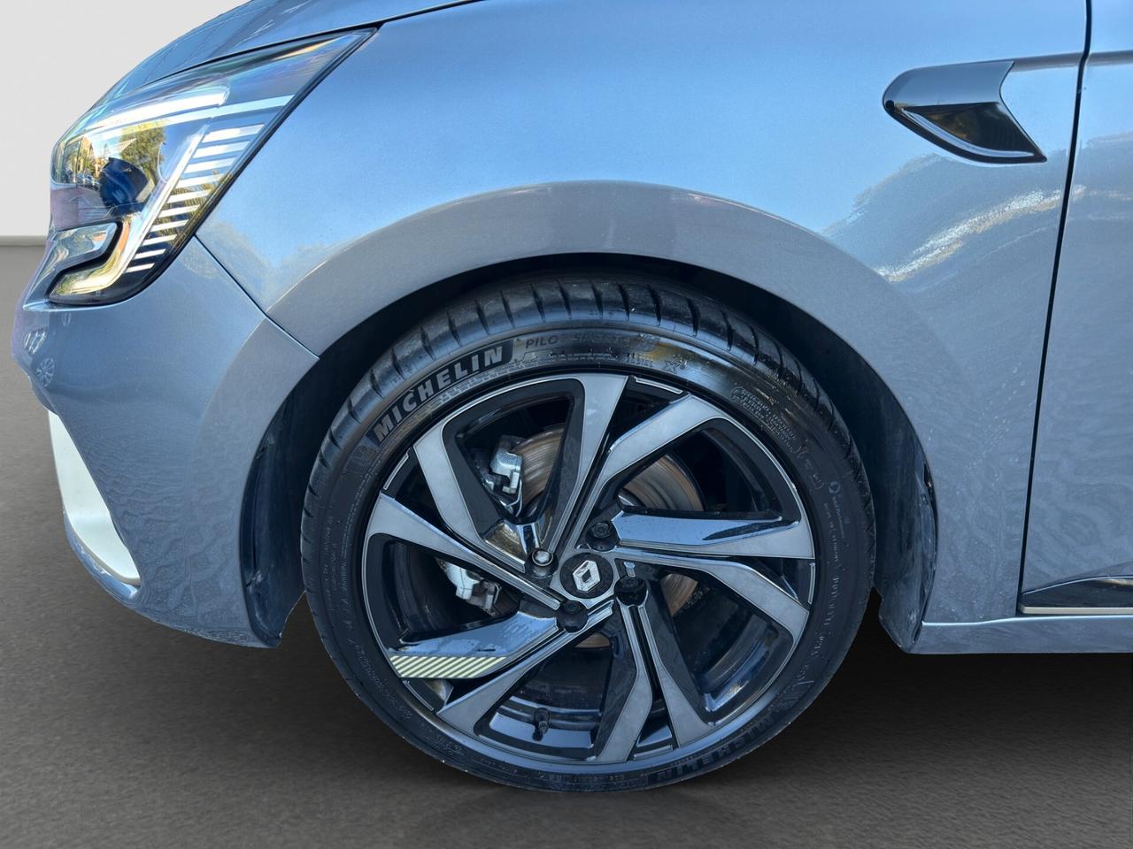 Renault Clio Full Hybrid E-Tech 145 CV 5 porte Engineered