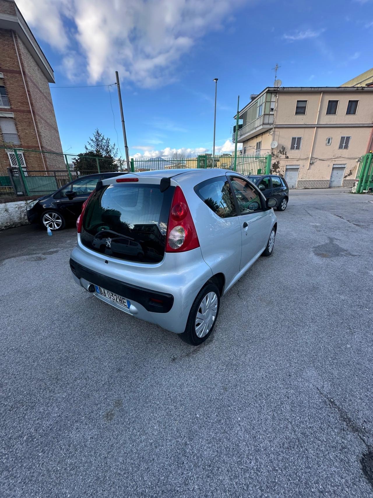 Peugeot 107 1.0 68CV 3p. Desir