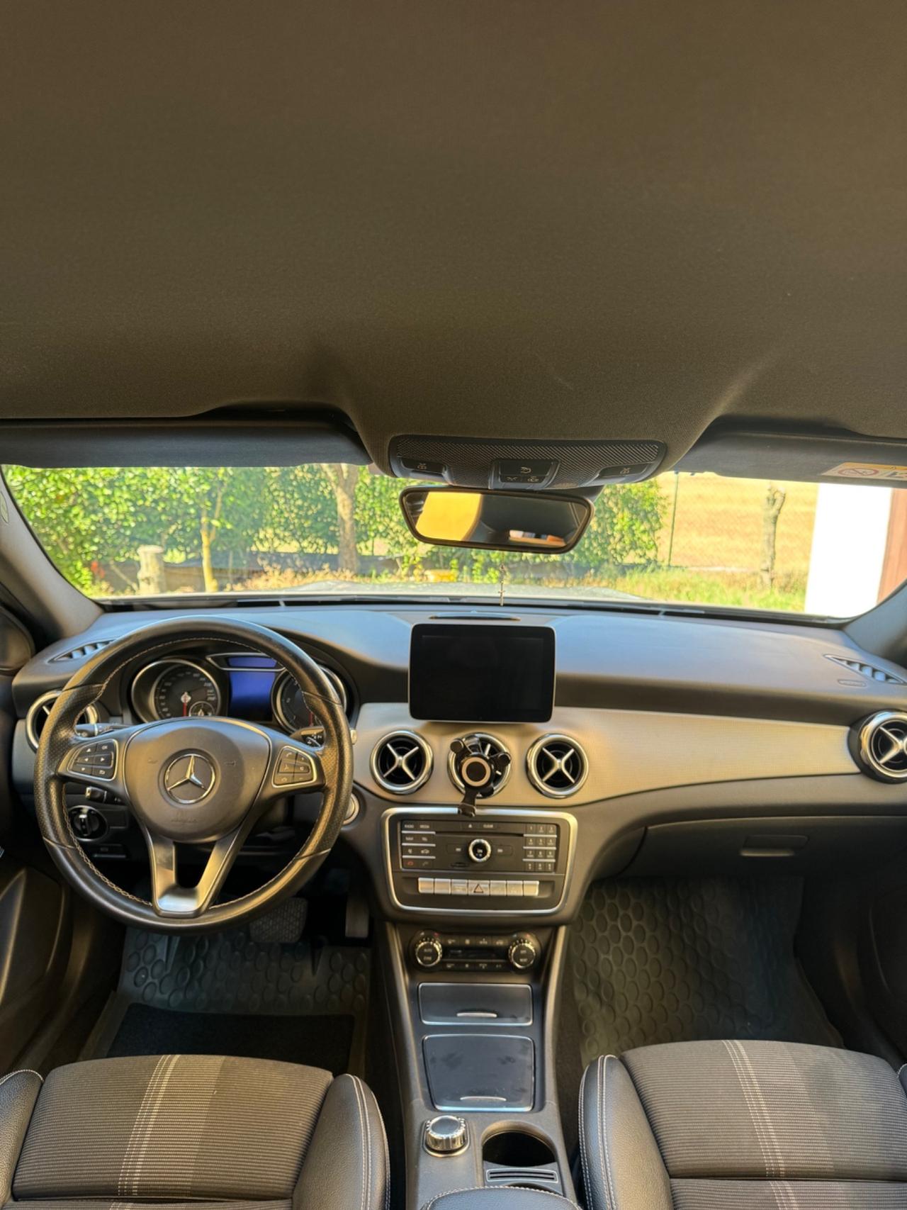 Mercedes-benz GLA 200 d Automatic Premium