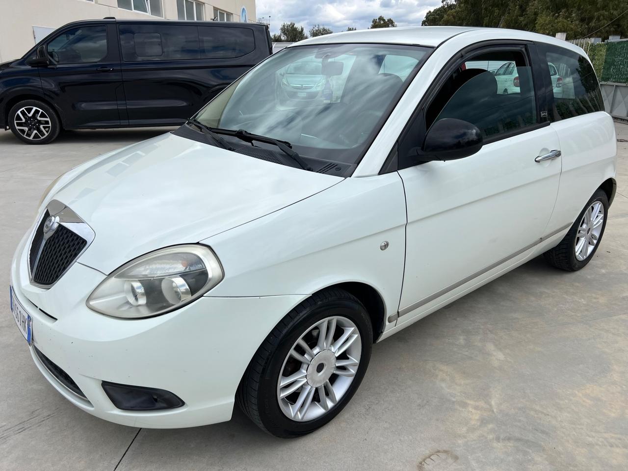 Lancia Ypsilon 1.3 MJT 75 CV 2011