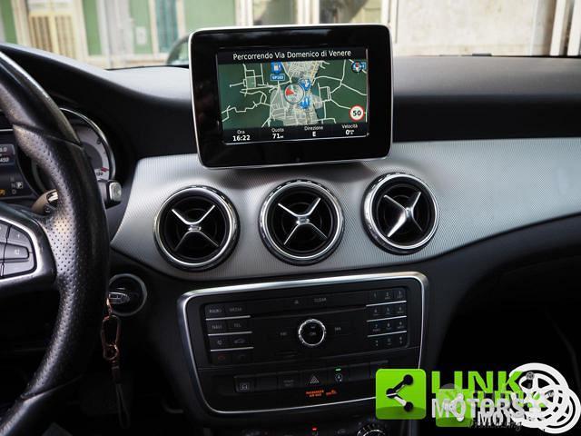 MERCEDES-BENZ GLA 200 d Automatic 4Matic Premium