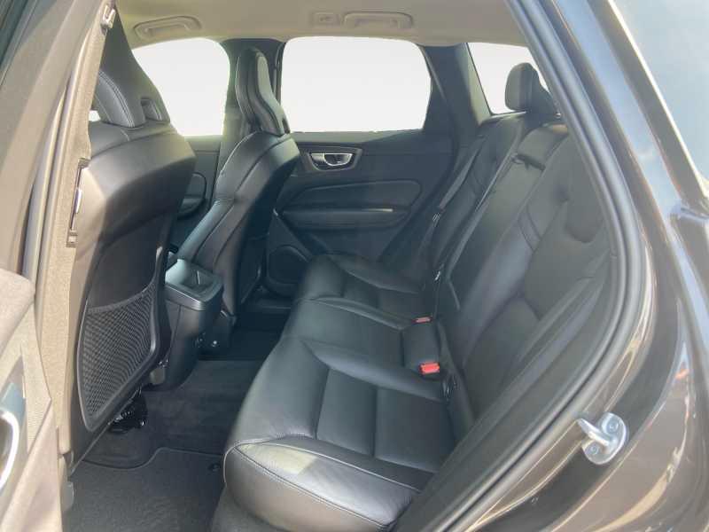 VOLVO XC60 2.0 b4 Plus Bright AuTo