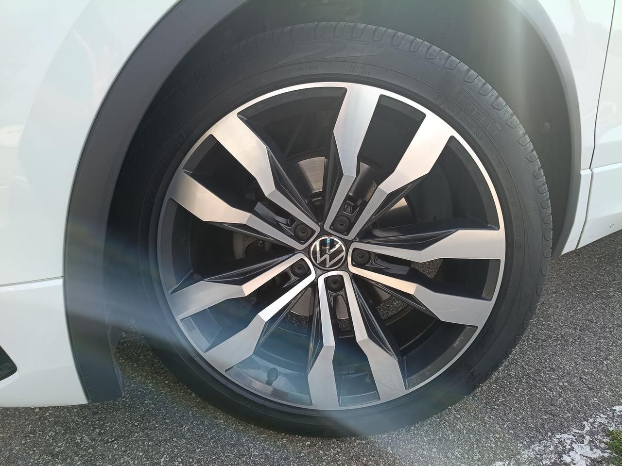 Volkswagen Tiguan R-LINE #50664