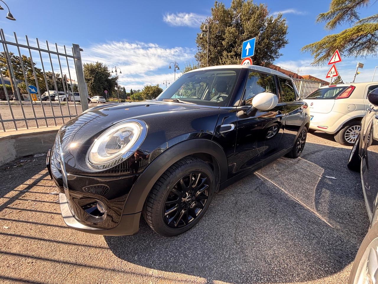 Mini 1.5 Cooper D 5 porte -99.000km