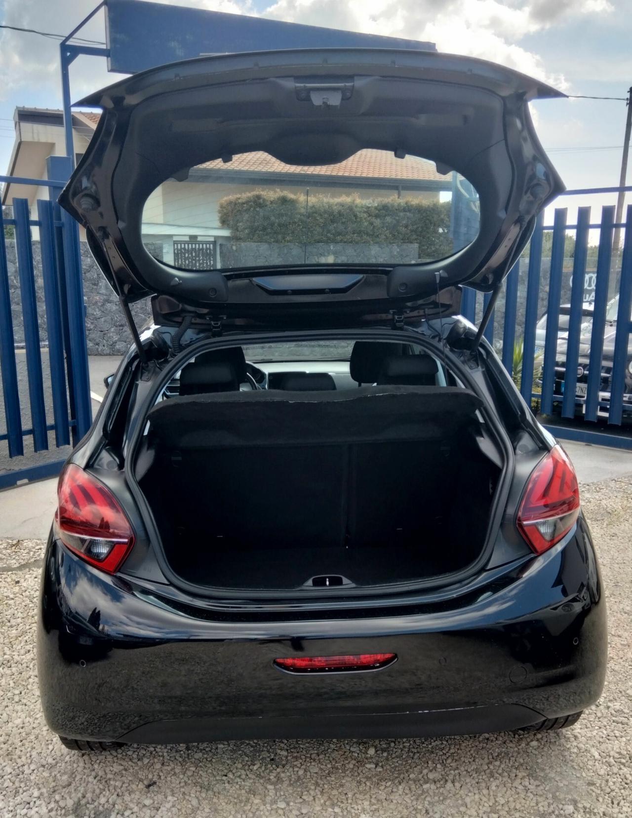 Peugeot 208 BlueHDi 75 5 porte Allure