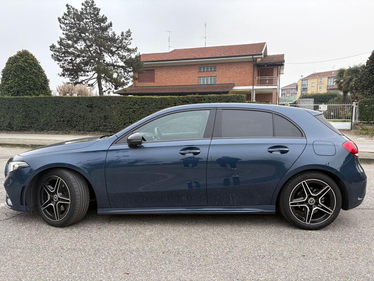 Mercedes-Benz A 180 Premium A 180 NIGHT PACK