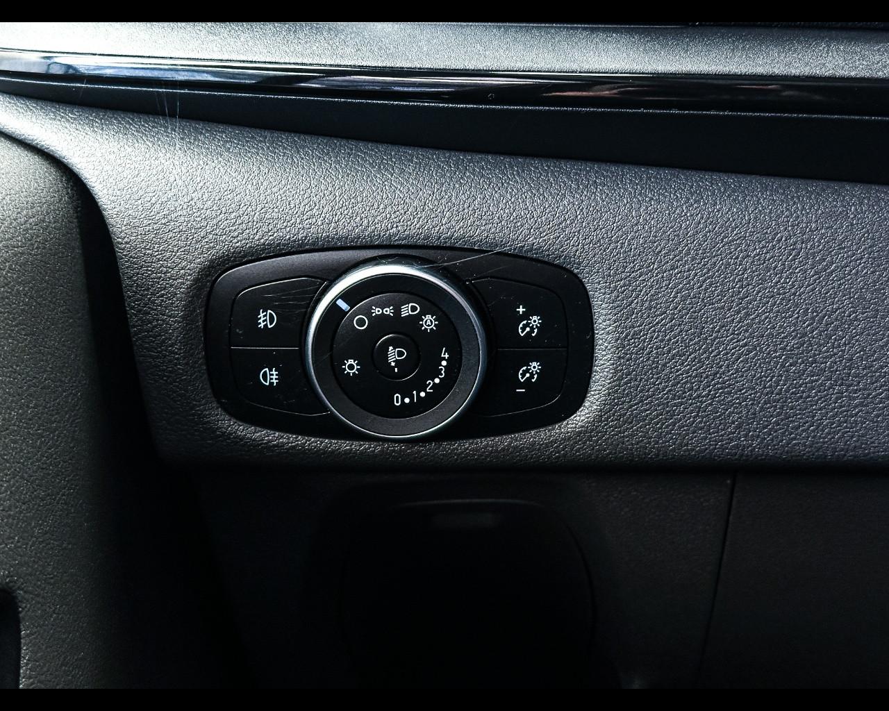 FORD Tourneo Custom 1ª s - Tourneo Custom 320 2.0 EcoBlue 170CV a
