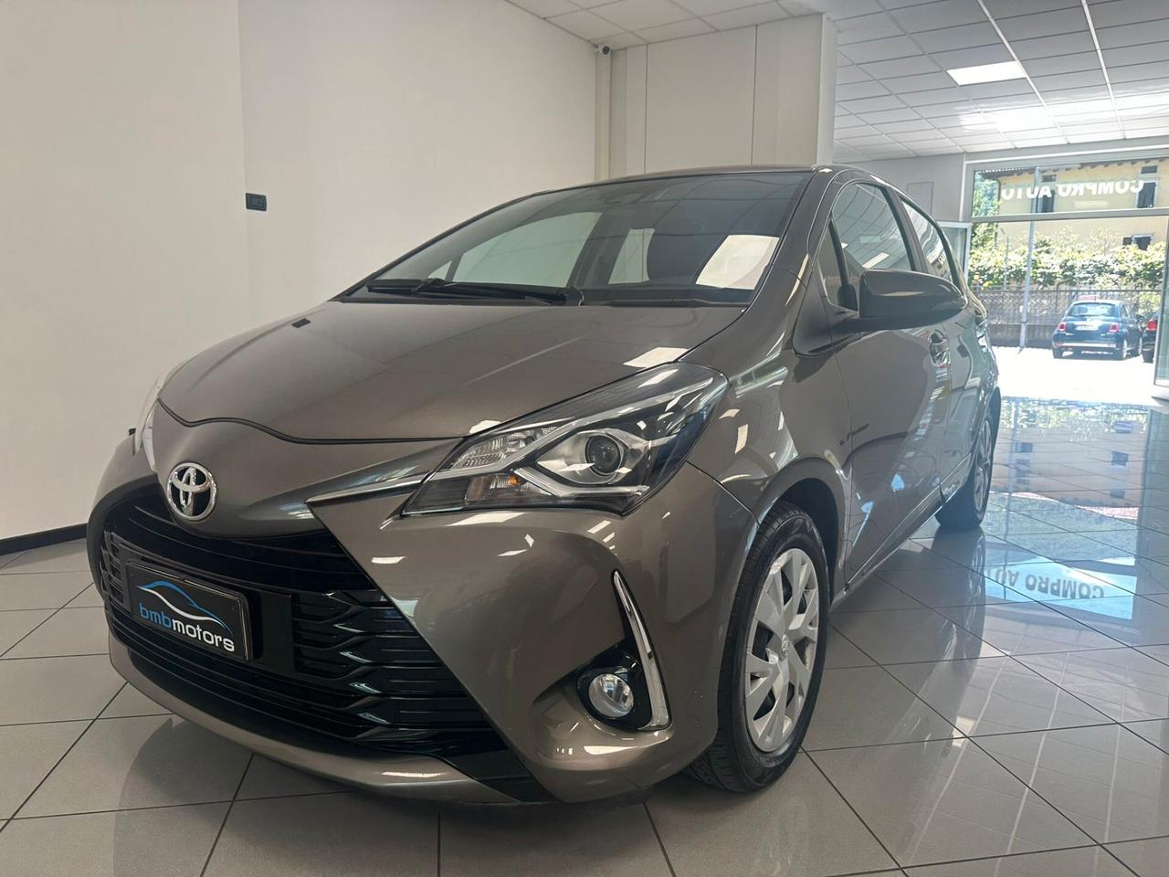 Toyota Yaris 1.0 72 CV 5 porte Lounge