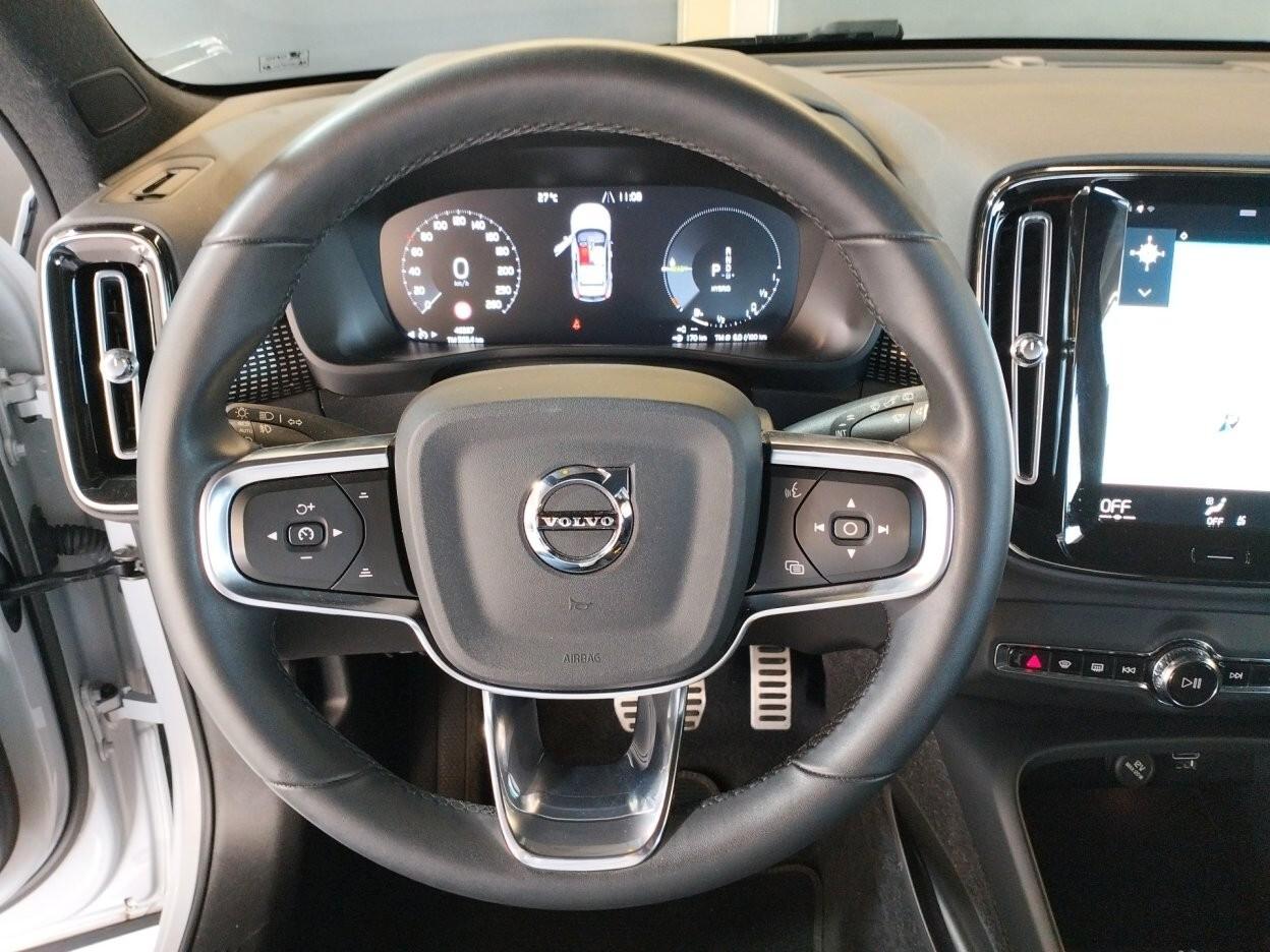 Volvo XC40 1.5 t4 Plug-in Hybrid automatico Ultimate Dark