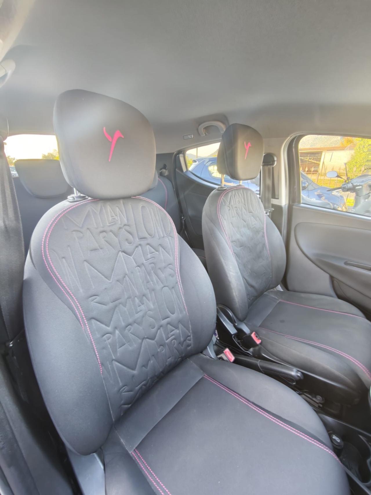 Lancia Ypsilon 1.2 69 CV 5 porte Platinum km 94 mila garantita 12 mesi