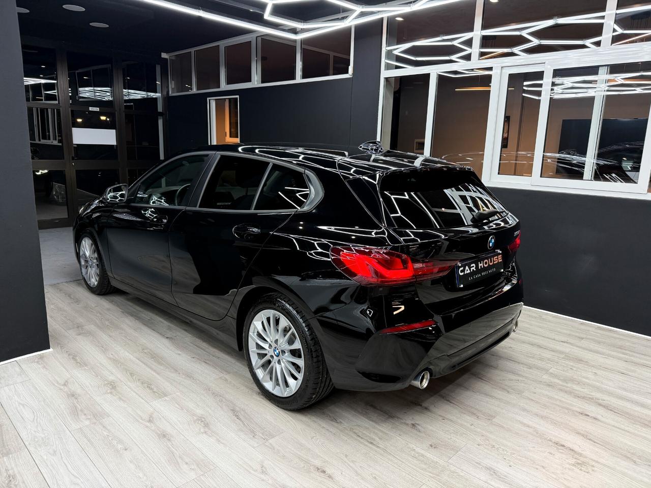 Bmw 118 118d 5p. Business Advantage
