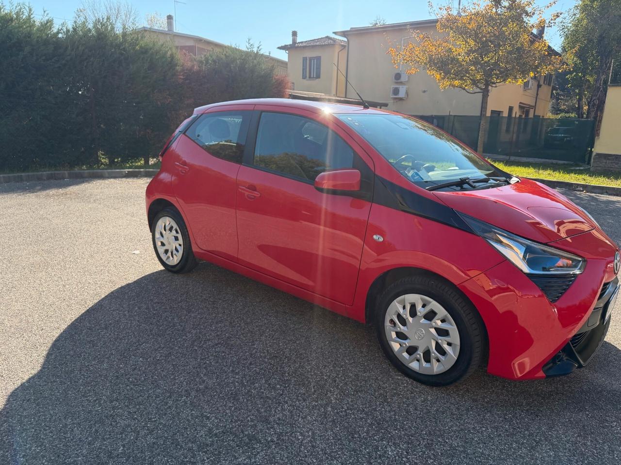 Toyota Aygo 1.0 - NEOPATENTATI - 12 MESI DI GARANZIA -
