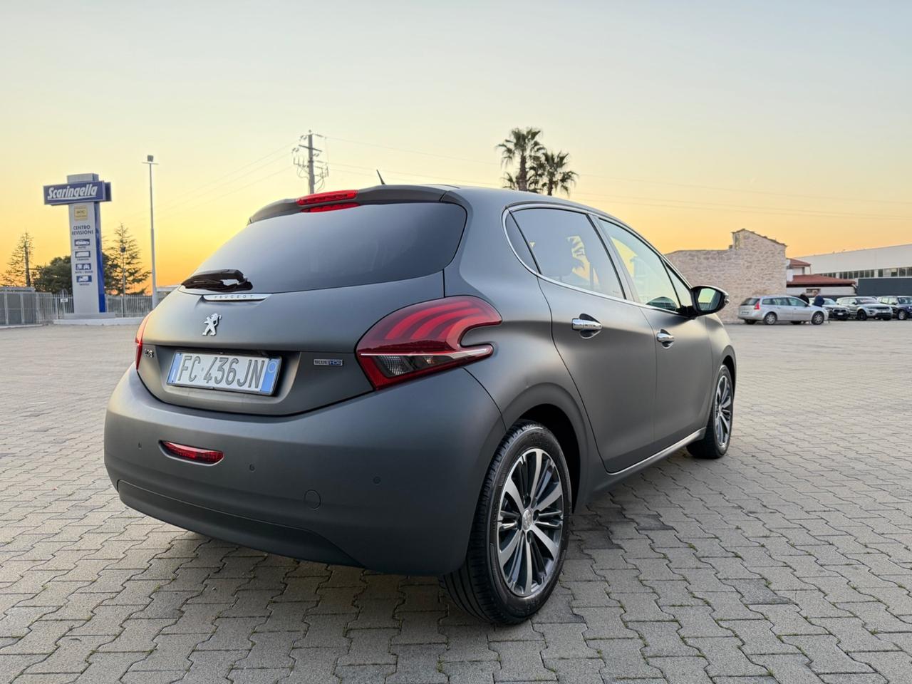 Peugeot 208 1.6 BlueHDi 100cv 5p. Allure GR. OPACO