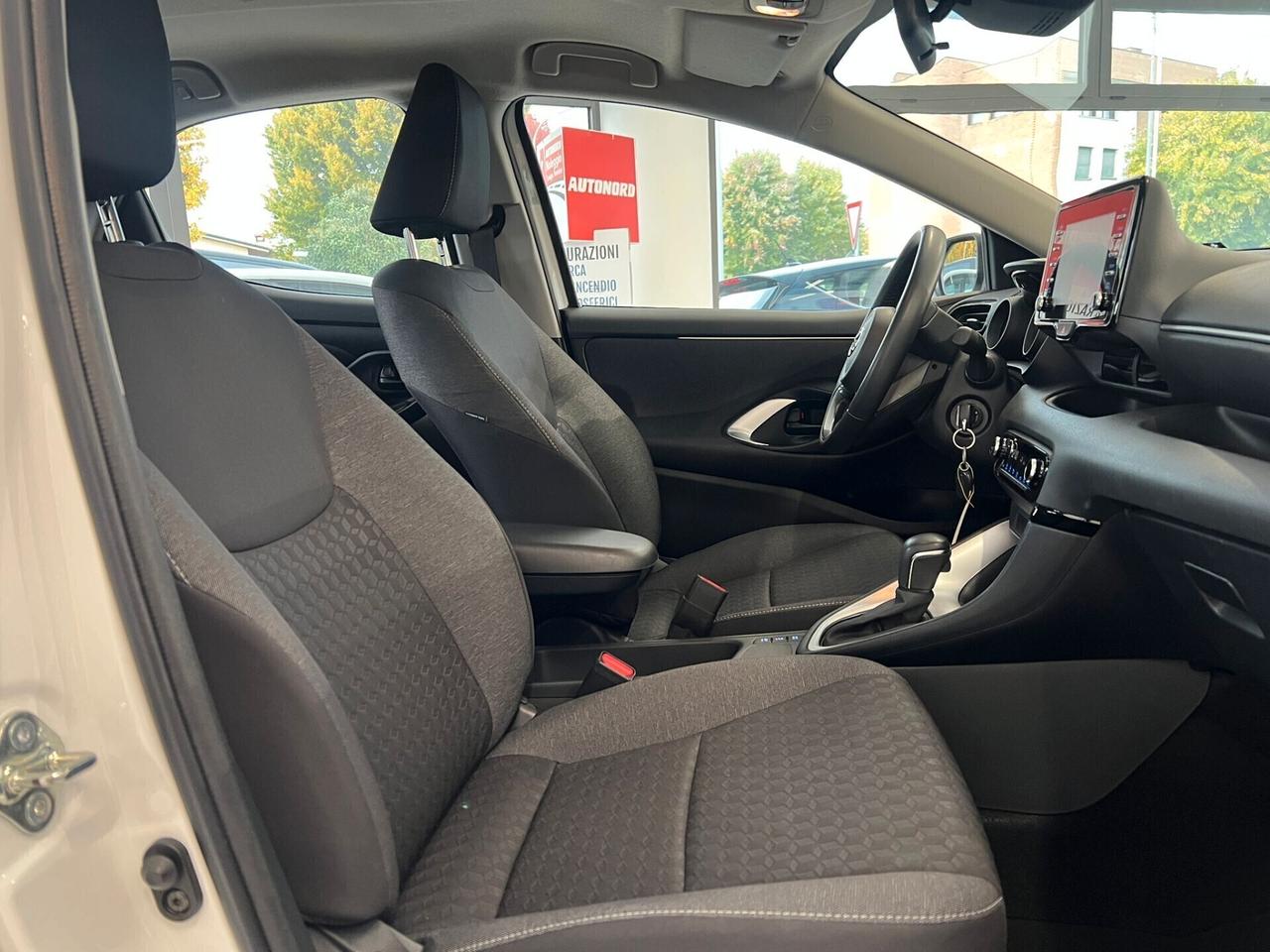 Toyota Yaris 1.5 Hybrid 5 porte Trend