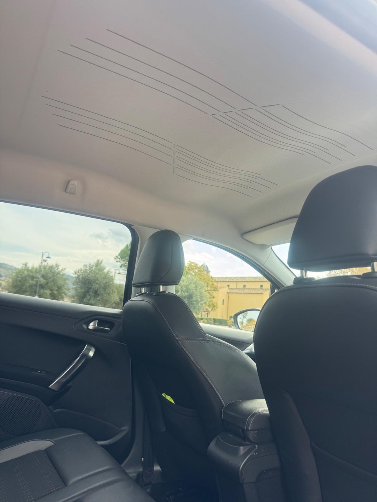Peugeot 2008 1.6 e-HDi 92Cv *ALLURE* 2015